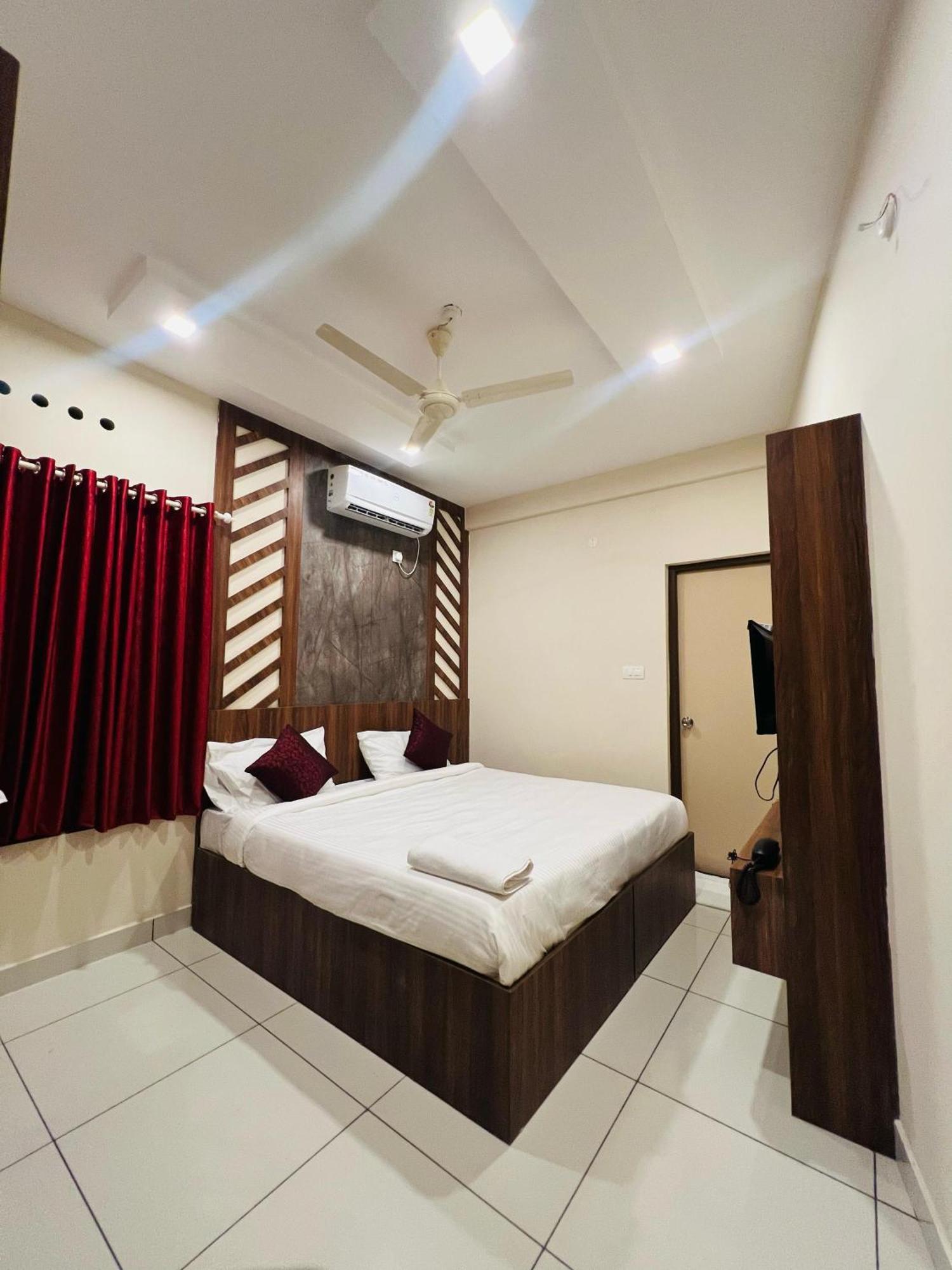 Gypsy Hotel Cusat Kochi Exterior foto