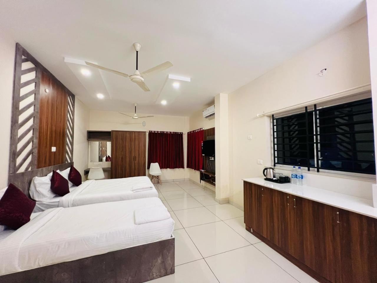 Gypsy Hotel Cusat Kochi Exterior foto